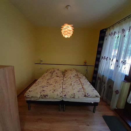 Gyopar Gyoengye Apartmanhaz Oroshaza Exterior photo