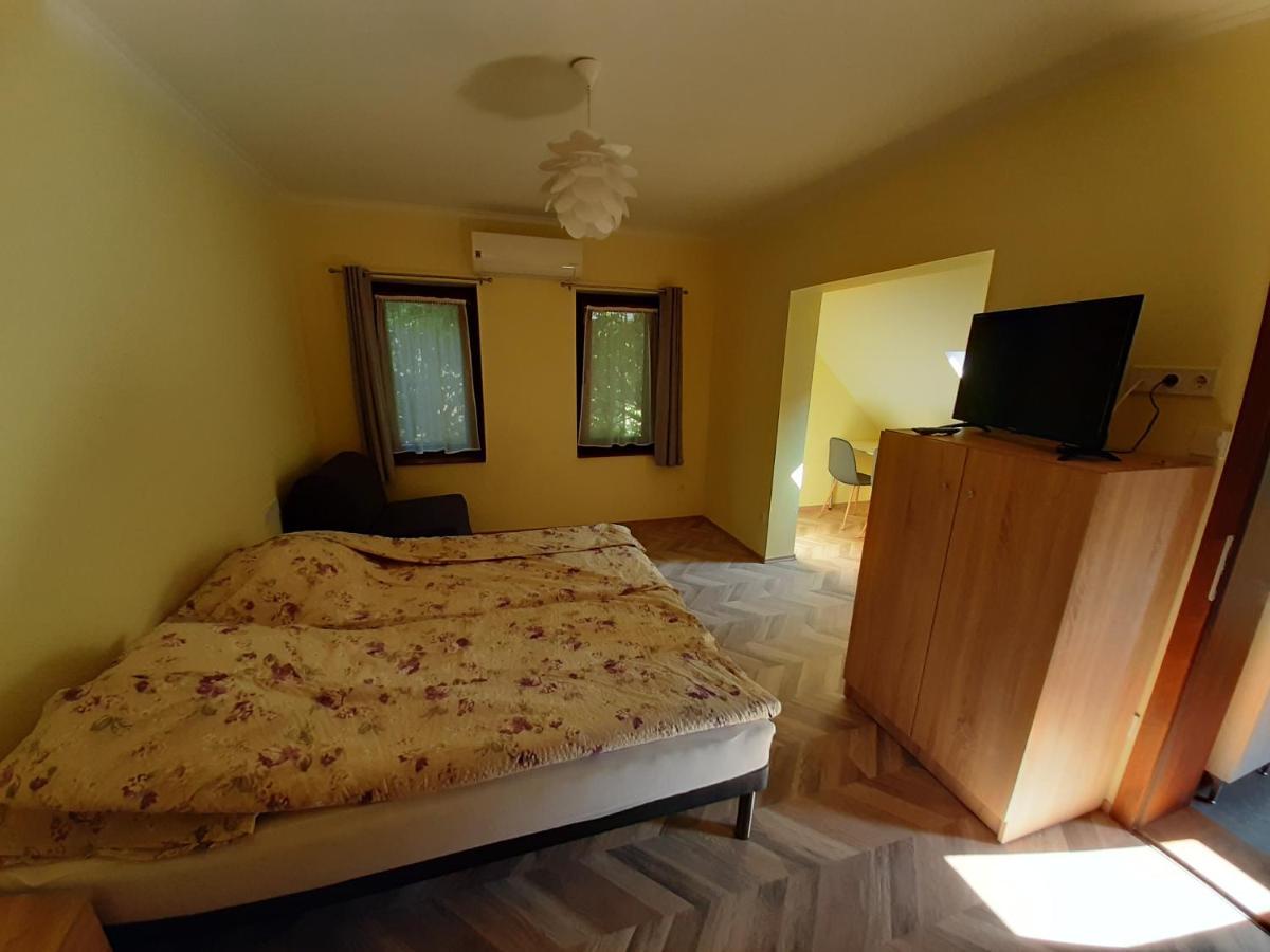 Gyopar Gyoengye Apartmanhaz Oroshaza Exterior photo