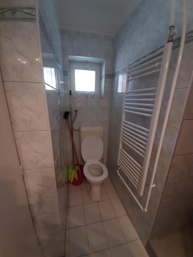 Gyopar Gyoengye Apartmanhaz Oroshaza Exterior photo