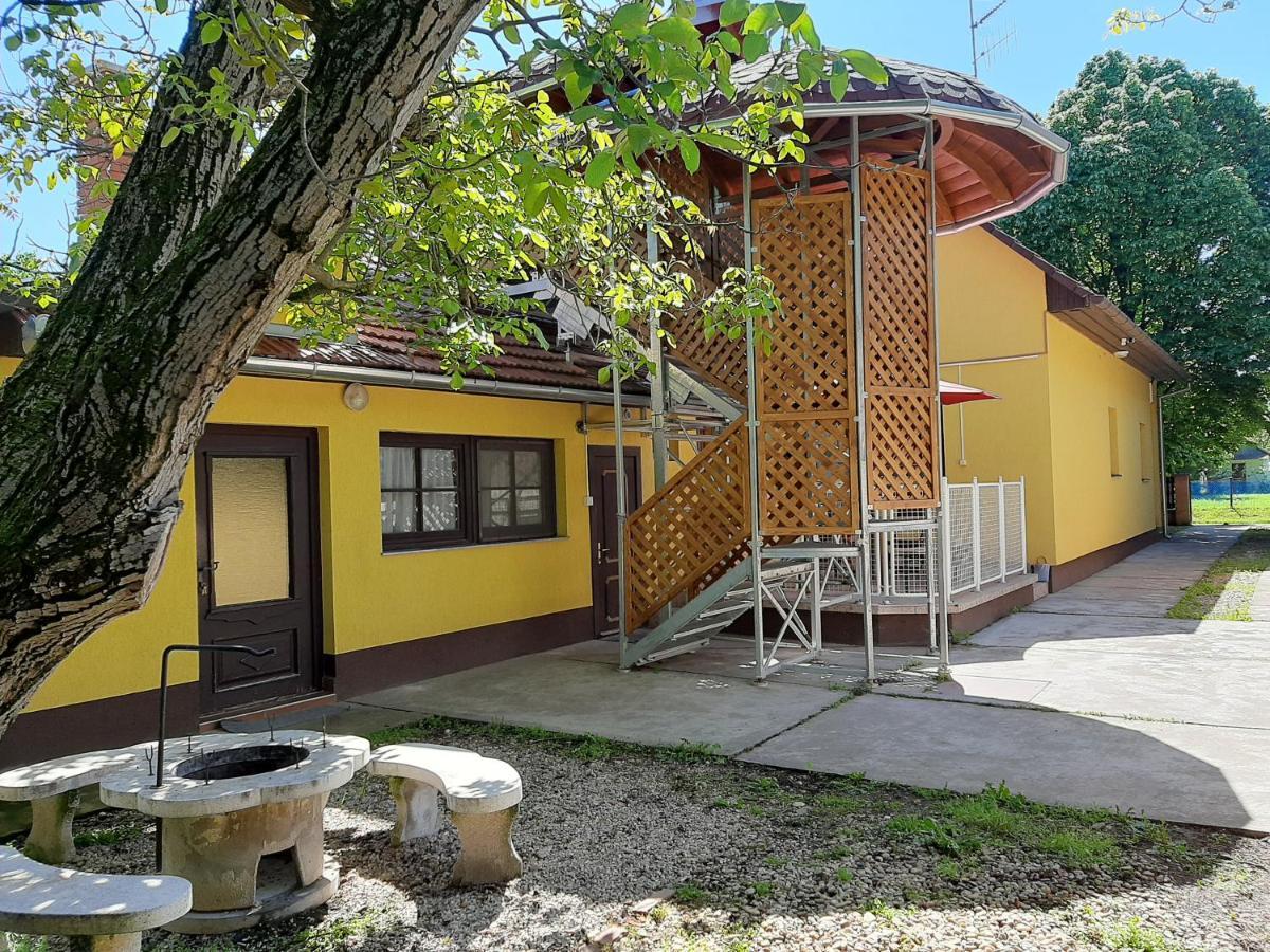 Gyopar Gyoengye Apartmanhaz Oroshaza Exterior photo